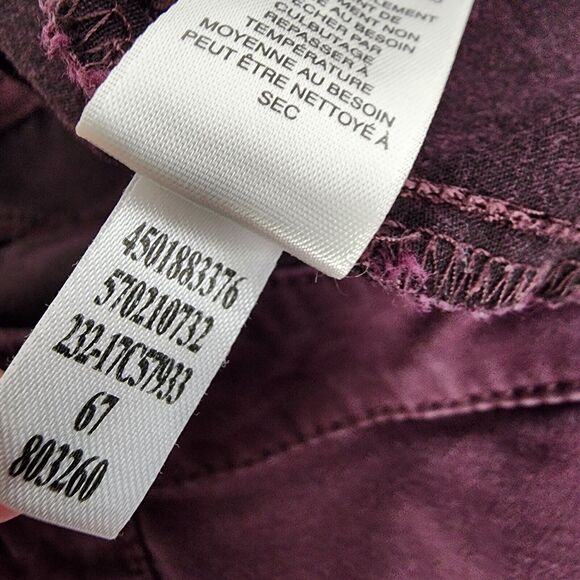Chico's Woman's Jeans Size 1 Medium 8 Microsand Sateen Girlfriend Tapered Purple - Picture 9 of 9